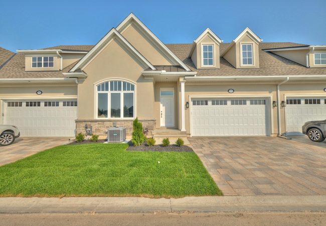 Maple Interior <br/>16 Butternut Crescent