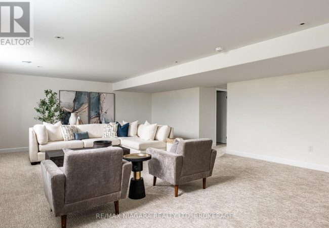 Birch B <br/>32 HARVEST DRIVE