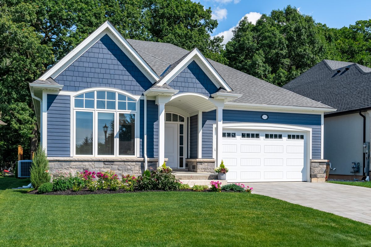 Modern bungalow, highlighting Blythwood Homes' upscale curb appeal and premium real estate in Niagara.